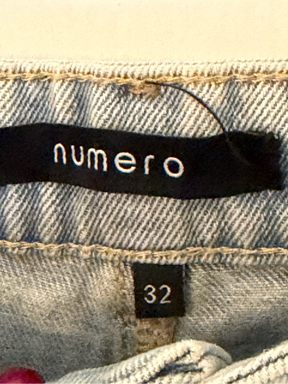 NWT: NUMERO Light Blue Distressed Straight-Leg Jeans Size 32 Waist - Picture 5 of 7